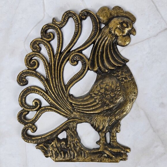 Vintage Brass Toned Cast Iron Rooster Wall Hangings Set of 2 Farmhouse Rustic - Picture 2 of 7
